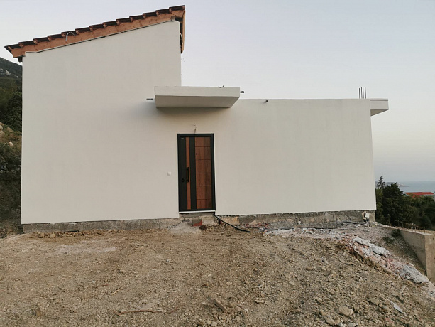 Quality built house with panoramic views in Sutomore